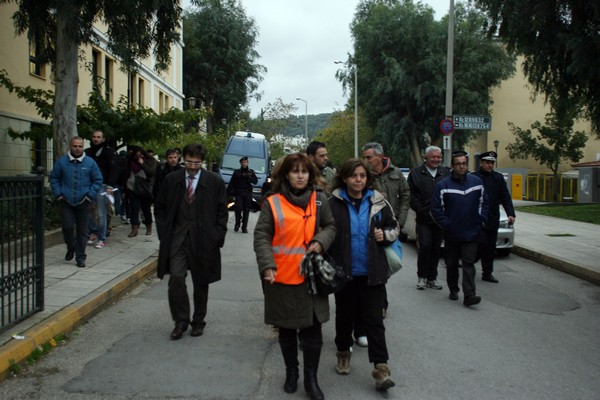 Ελεύθεροι με ρητή δικάσιμο οι εννέα συλληφθέντες σχολικοί φύλακες