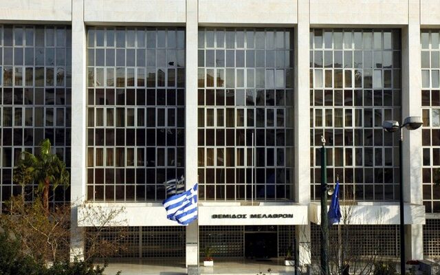 Αποζημίωση 8.000 ευρώ για δάγκωμα σκύλου στο πρόσωπο