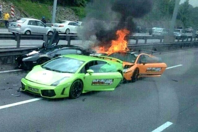 Βίντεο: Τρεις Lamborghini supercars καίγονται σε τροχαίο