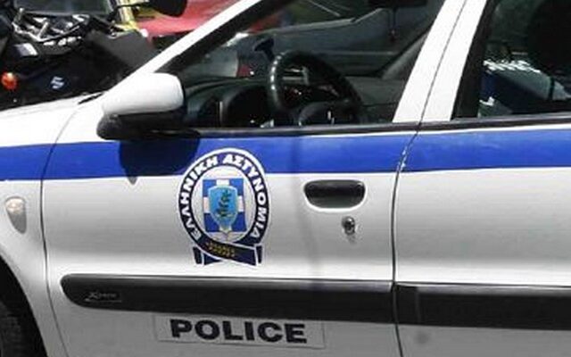 Περιπετειώδης σύλληψη στη Ρόδο. Παρέσυραν αστυνομικό και έφυγαν