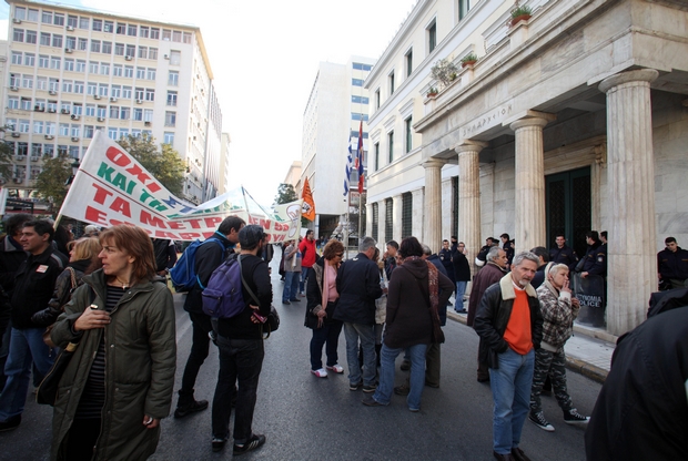 Στον αέρα η εθελοντική κινητικότητα στους δήμους. Στη σέντρα 670 πλεονάζοντες στο Δ. Αθηναίων