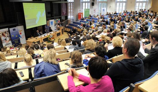 Απαλλάσσονται από το τέλος επιτηδεύματος ομογενειακές οργανώσεις