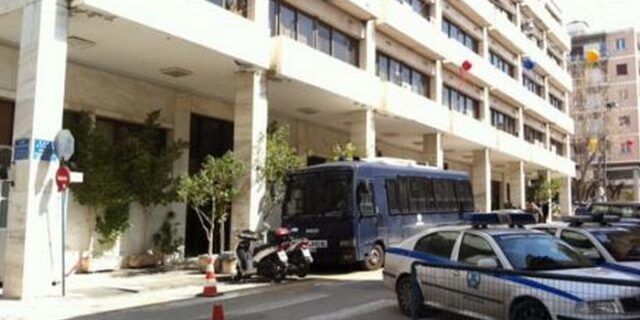 Φαντάροι στην Πάτρα έκαναν ληστείες στις εξόδους τους