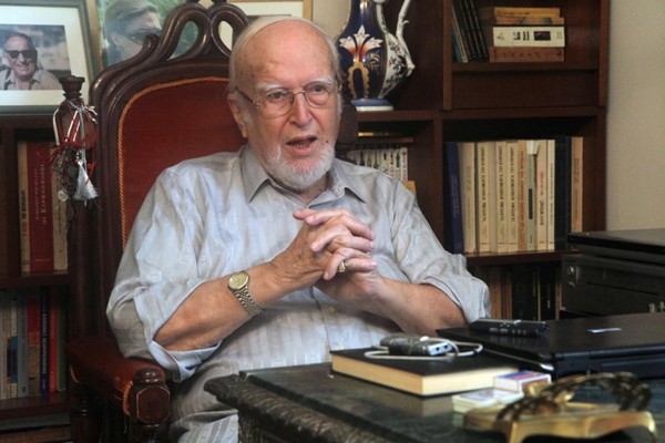 Απεβίωσε ο δημοσιογράφος Αγαμέμνων Φαράκος