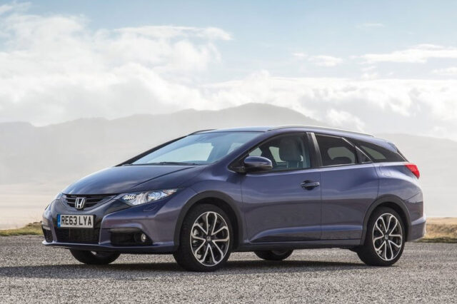 Honda Civic Tourer. Απ’ έξω εμφάνιση και από μέσα άνεση