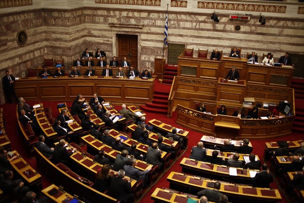 Δείτε LIVE τη συζήτηση στη Βουλή για τον προϋπολογισμό