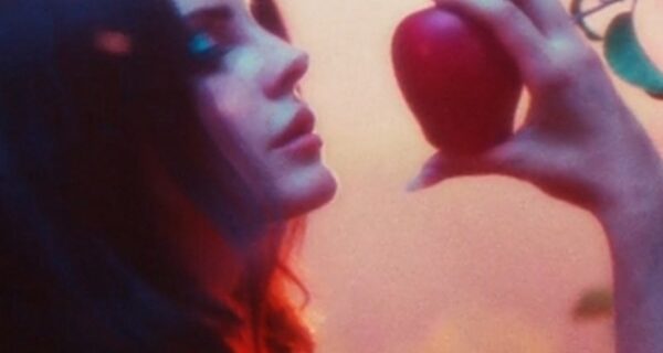 Το “Tropico” της Λάνα Ντελ Ρέι είναι εδώ