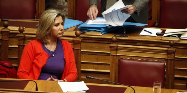 Μακρή: “Μαύρη τρύπα” στον ΟΚΑΝΑ. Μαλλιώρη: “Παρέλαβα χάος”