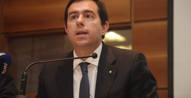 Ξαναϊδρύεται το υπουργείο, αναζητείται η πολιτική για ένα μείζον πρόβλημα