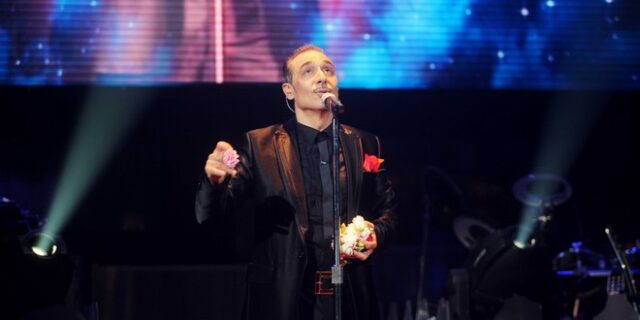 Ο Notis πάει πακέτο με τον Σφακιανάκη