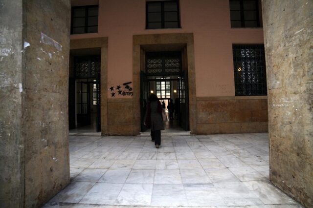 Άραγε ενδιαφέρεται κανείς για τους νέους επιστήμονες;