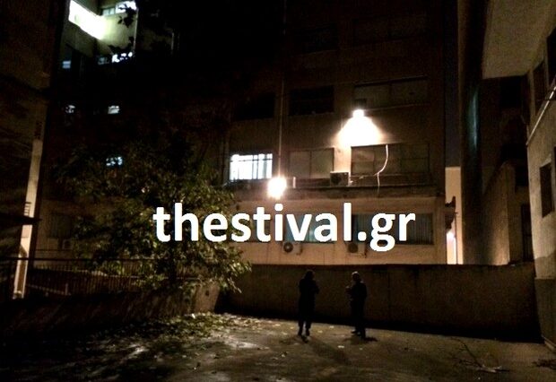 Ισχυρή έκρηξη μία ανάσα από την έδρα των ΜΑΤ
