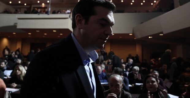 Προβάδισμα 3,5 μονάδων για τον ΣΥΡΙΖΑ και τρίτο κόμμα η Χρυσή Αυγή