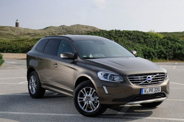 Το νέο Volvo XC60 με τεχνολογία Drive-E και ισχύ 181, 245 και 306 ίππων