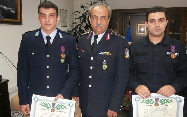 Ένστολοι έσωσαν τρία άτομα από πνιγμό και βραβεύτηκαν