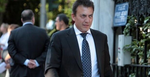 Ακούει κανείς; Η ΕΣΕΕ εξηγεί στον Βρούτση γιατί πρέπει να αυξηθεί ο κατώτατος μισθός