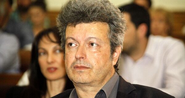 Βελούδινο διαζύγιο ΣΥΡΙΖΑ – Τατσόπουλου. Kρατά την έδρα