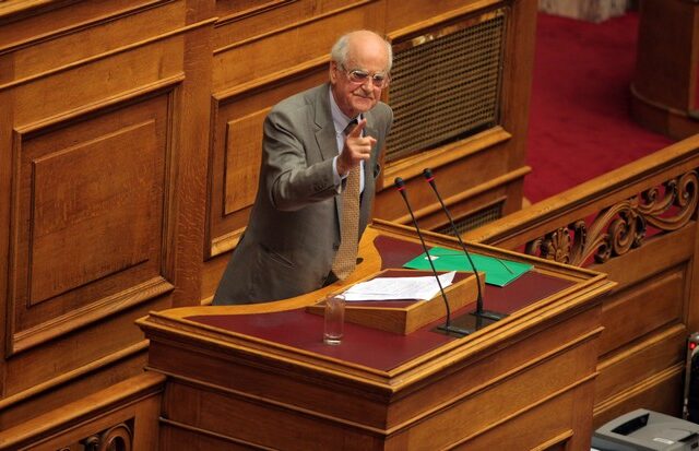 Αίτημα για απόσυρση διατάξεων από τον Α. Κακλαμάνη έφερε την αντίδραση Χρυσοχοϊδη και μετά τον καβγά