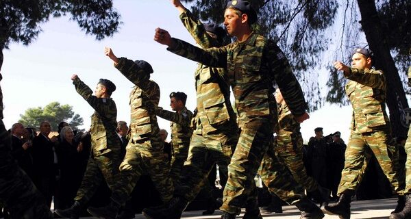 Έρευνα για το διαδίκτυο στο στρατό: Τάσεις εθισμού για το 7% των συμμετεχόντων