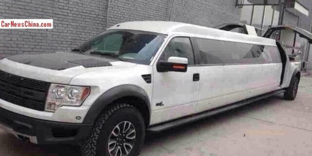 Στην Κίνα, το Ford F-150 Raptor σε έκδοση λίμο με πόρτες Gullwing και μια τέντα