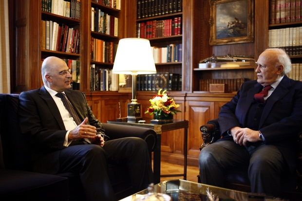 Αιχμές Δένδια – Παπούλια για τη Δικαιοσύνη μετά την “εξαφάνιση” Ξηρού