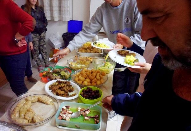 Πάνω από 100 δισ. ευρώ φαγητού κάθε χρόνο στα σκουπίδια μας