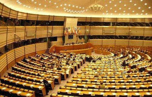 Διαπιστώνει σοβαρά λάθη της τρόικας και έναντι της Ελλάδας η επιτροπή του Ευρωκοινοβουλίου