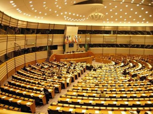 Διαπιστώνει σοβαρά λάθη της τρόικας και έναντι της Ελλάδας η επιτροπή του Ευρωκοινοβουλίου