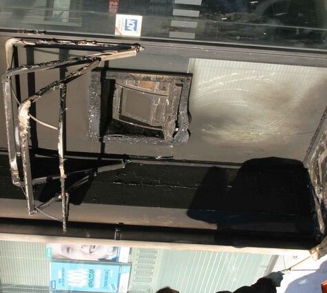 Εμπρησμοί σε ΑΤΜ και ΙΧ στον Πειραιά