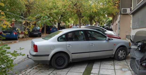 Ακριβό μου αμάξι: Πάνω από 200.000 πολίτες τα κλειδώνουν στο γκαράζ