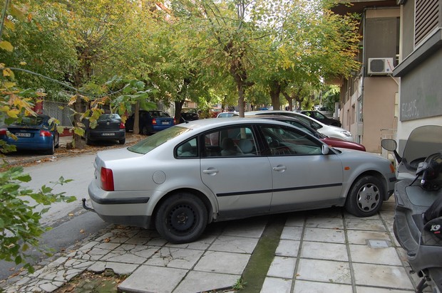 Ακριβό μου αμάξι: Πάνω από 200.000 πολίτες τα κλειδώνουν στο γκαράζ