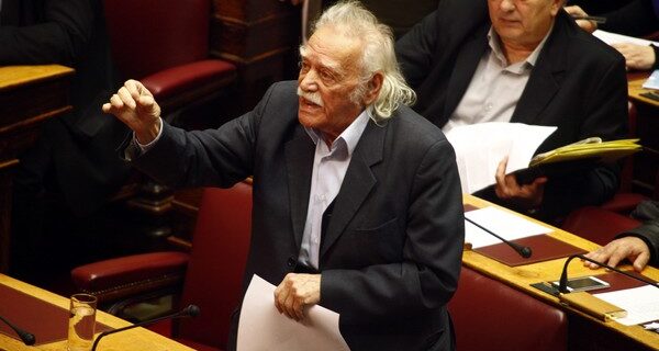 Γλέζος: Θεοποίηση του χρήματος από τον Γιάννη Στουρνάρα