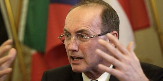 ΣΥΡΙΖΑ σε Ο. Κάρας: Να μας ζητήσεις δημόσια συγγνώμη