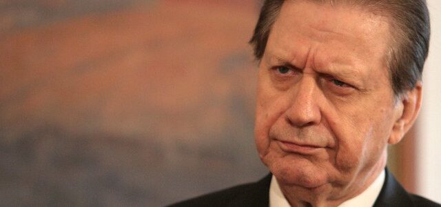 Πολύδωρας: “Φοβεροί σεισμοί ρημάζουνε το παν – είμαι γρέζι ατσαλένιο, χαλάω της διαπλοκής το ρουλεμάν”