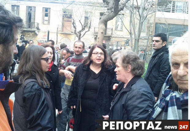 “Θερμή υποδοχή” των κατοίκων της οδού Ιάσονος στον Καμίνη