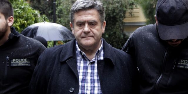 “Φύλλο και φτερό” οι συμβάσεις του Τομπούλογλου: Υπάλληλοι εταιρίας καθαρισμού “βαφτίστηκαν” διοικητικοί