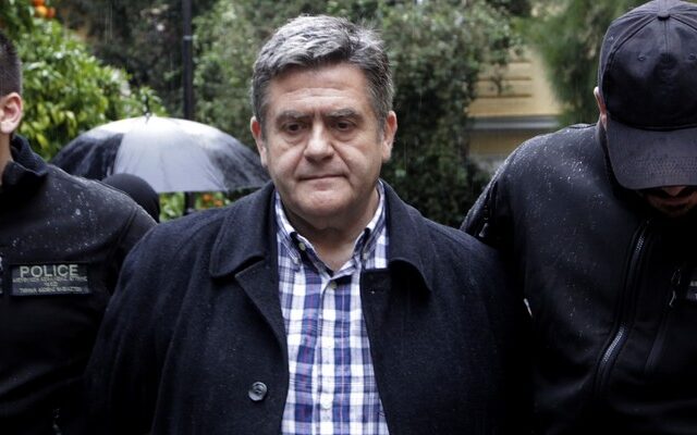 “Φύλλο και φτερό” οι συμβάσεις του Τομπούλογλου: Υπάλληλοι εταιρίας καθαρισμού “βαφτίστηκαν” διοικητικοί