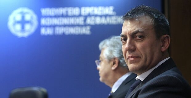 Νέα δέσμευση Βρούτση: Δεν τίθεται θέμα αλλαγής των ορίων ηλικίας. Διασφαλισμένη η ομαλή καταβολή των συντάξεων