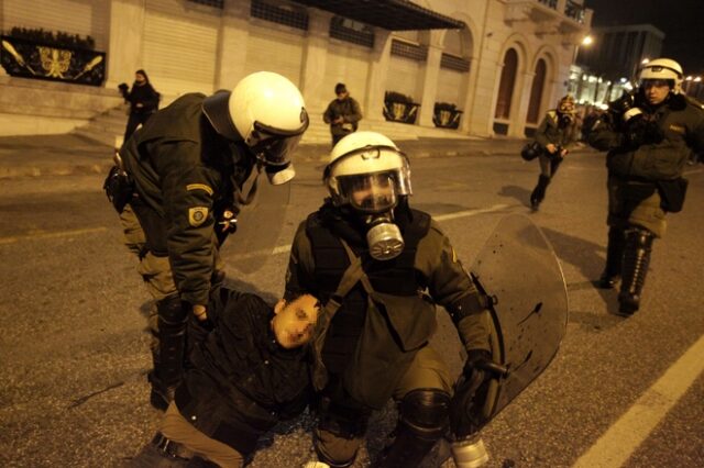 Τούρκος πολιτικός πρόσφυγας ο τραυματίας που συνελήφθη το Σάββατο – 14 συλλήψεις και 20 προσαγωγές