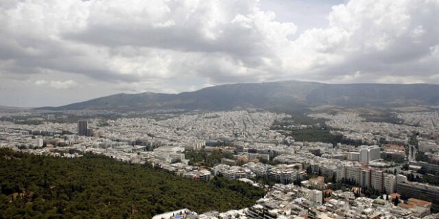 “Χορός” προσφυγών για τους φόρους στα ακίνητα