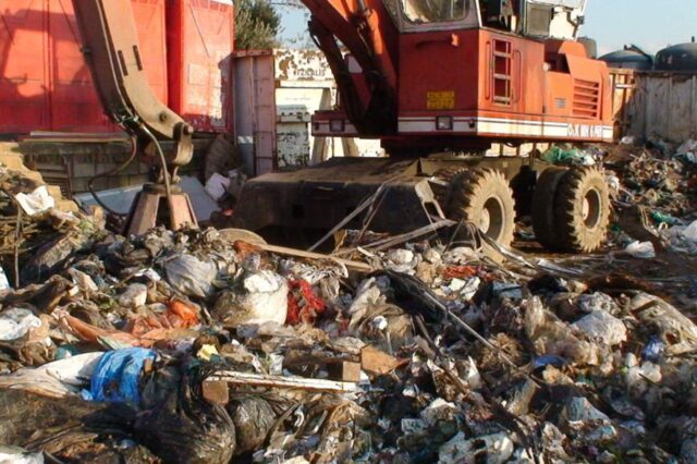 Πρόβλημα με τα σκουπίδια στην Αθήνα. Κλειστός ο ΧΥΤΑ Φυλής παραμονή Χριστουγέννων