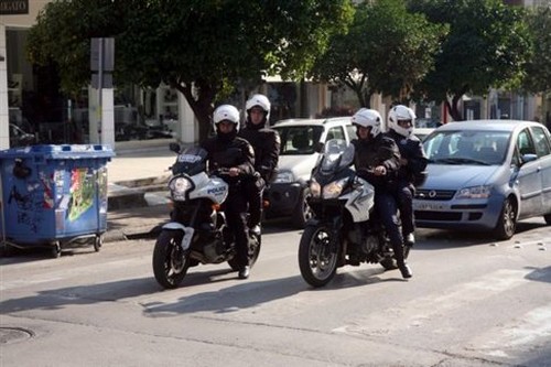 Βρέθηκε αυτοκίνητο γεμάτο ρουκέτες καλάσνικοφ και φυσίγγια στο Π. Φάληρο