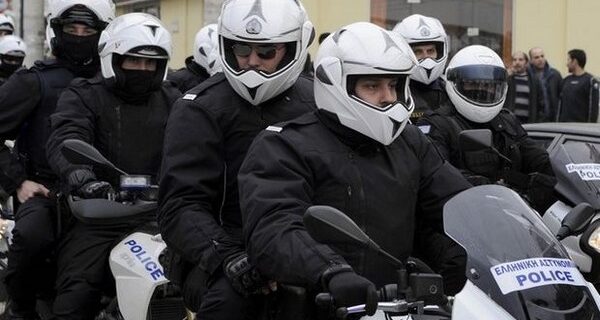 Καταγγελία ΣΥΡΙΖΑ: Άνδρες της ΔΕΛΤΑ επιτέθηκαν αναίτια σε διαδηλωτές και στον δήμαρχο Βύρωνα