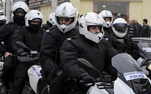 Καταγγελία ΣΥΡΙΖΑ: Άνδρες της ΔΕΛΤΑ επιτέθηκαν αναίτια σε διαδηλωτές και στον δήμαρχο Βύρωνα