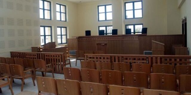 Εφοριακοί συνελήφθησαν επ’ αυτοφώρω για φακελάκι αλλά αθωώθηκαν