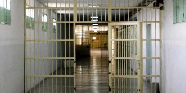 Εκπαιδευτικός επιχείρησε να περάσει κινητό στις φυλακές Δομοκού