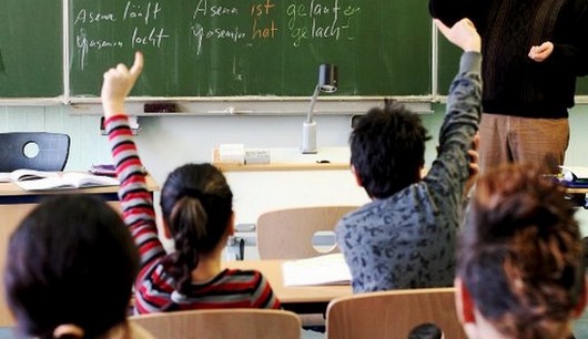 Με ρυθμούς χελώνας η επάνδρωση των ελληνόγλωσσων σχολείων στη Γερμανία