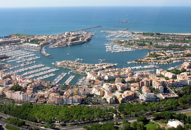 Cap d’ Agde. Η γαλλική πόλη που κυκλοφορούν όλοι γυμνοί