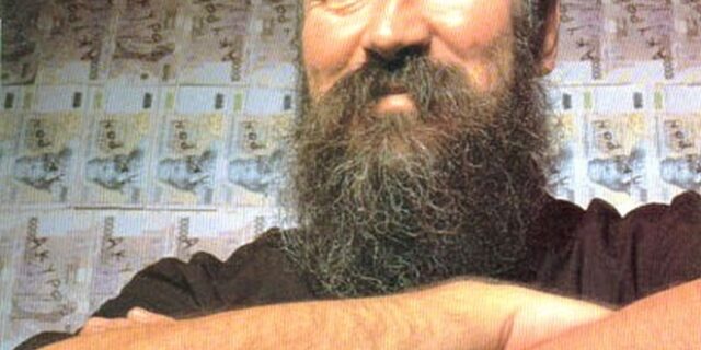 Μηχανή του Χρόνου: Η άγνωστη πλευρά του Τζίμη Πανούση – Ταχυδακτυλουργός, τραπεζικός και φωτογράφος πορνό