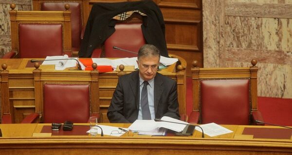 Μαυραγάνης: Δεν θα υποχωρήσουμε για τη φορολόγηση καταθέσεων στην Ελβετία